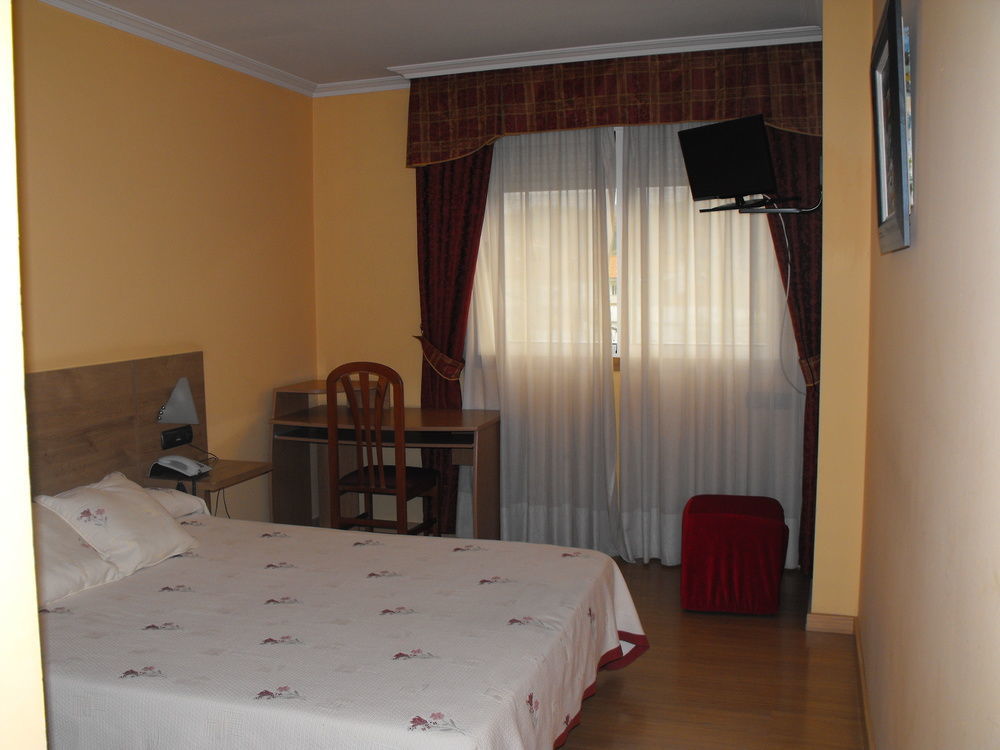 Hotel Restaurante Pontinas Lalín Εξωτερικό φωτογραφία